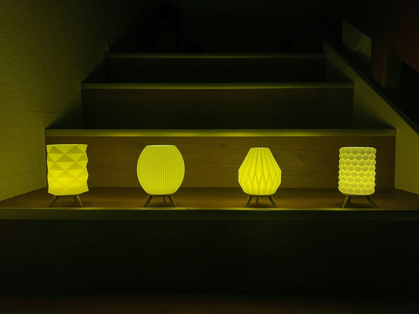 LYNA Orbit Teelichthalter – Ovale Designlampe mit weicher Rippung – stilvolles Design von Lyna