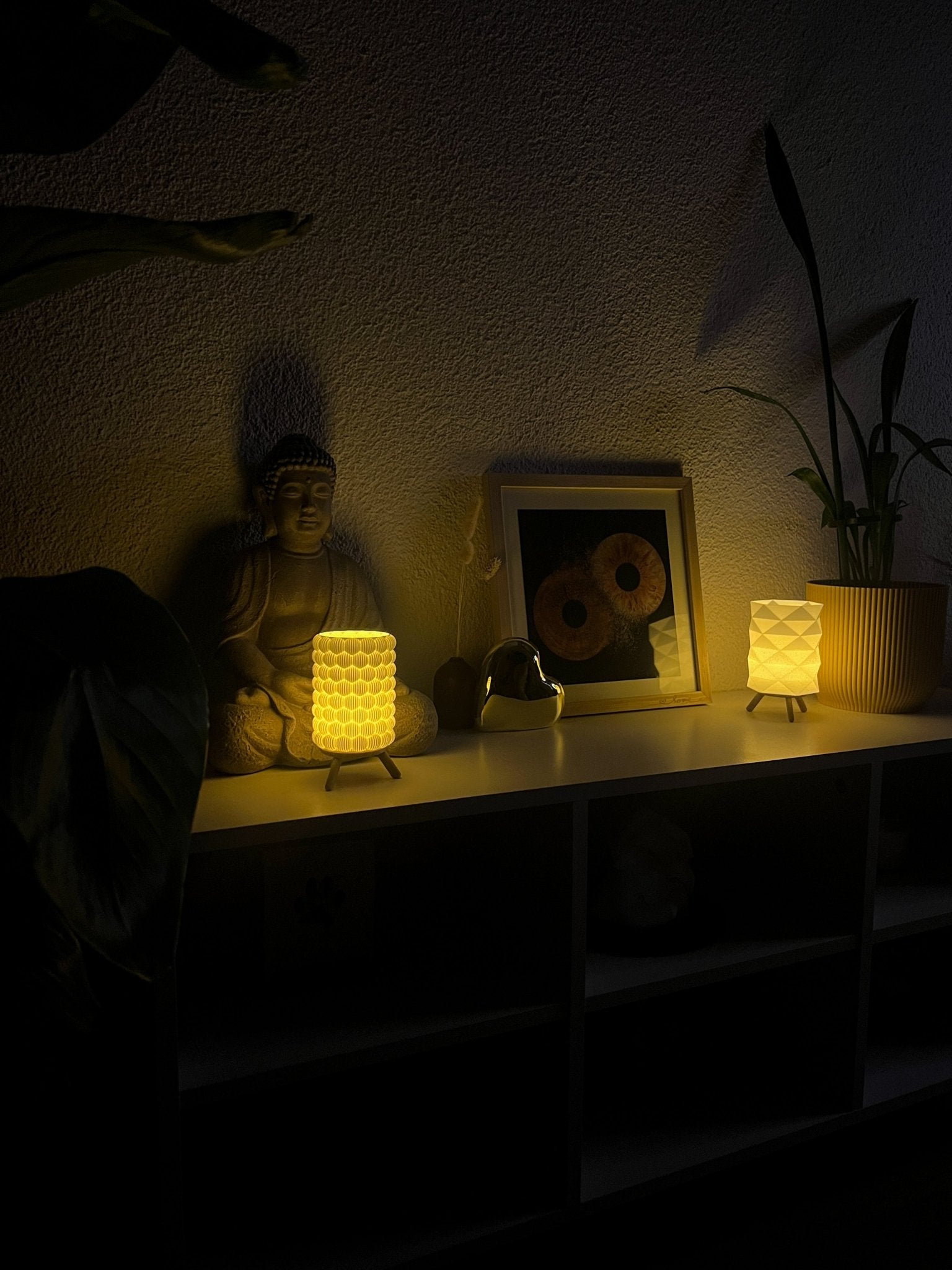 LYNA Hexa Teelichthalter – Geometrische Designlampe mit klaren Linien – stilvolles Design von Lyna