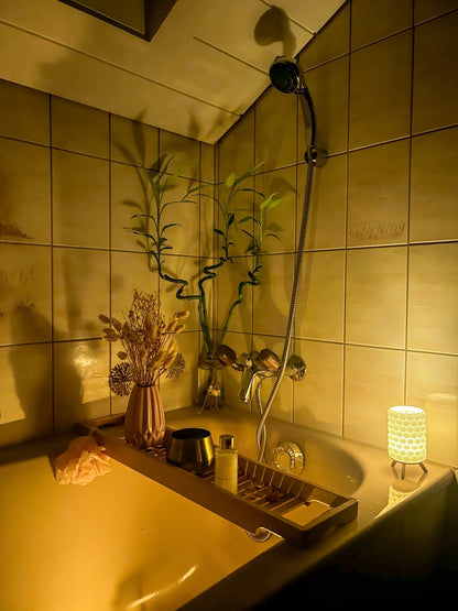 LYNA Wabe Teelichthalter – Designlampe mit organischer Struktur – stilvolles Design von Lyna